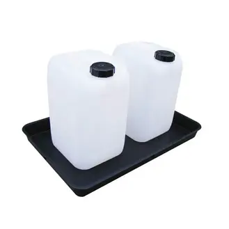 Plastic drip tray for plastic cans